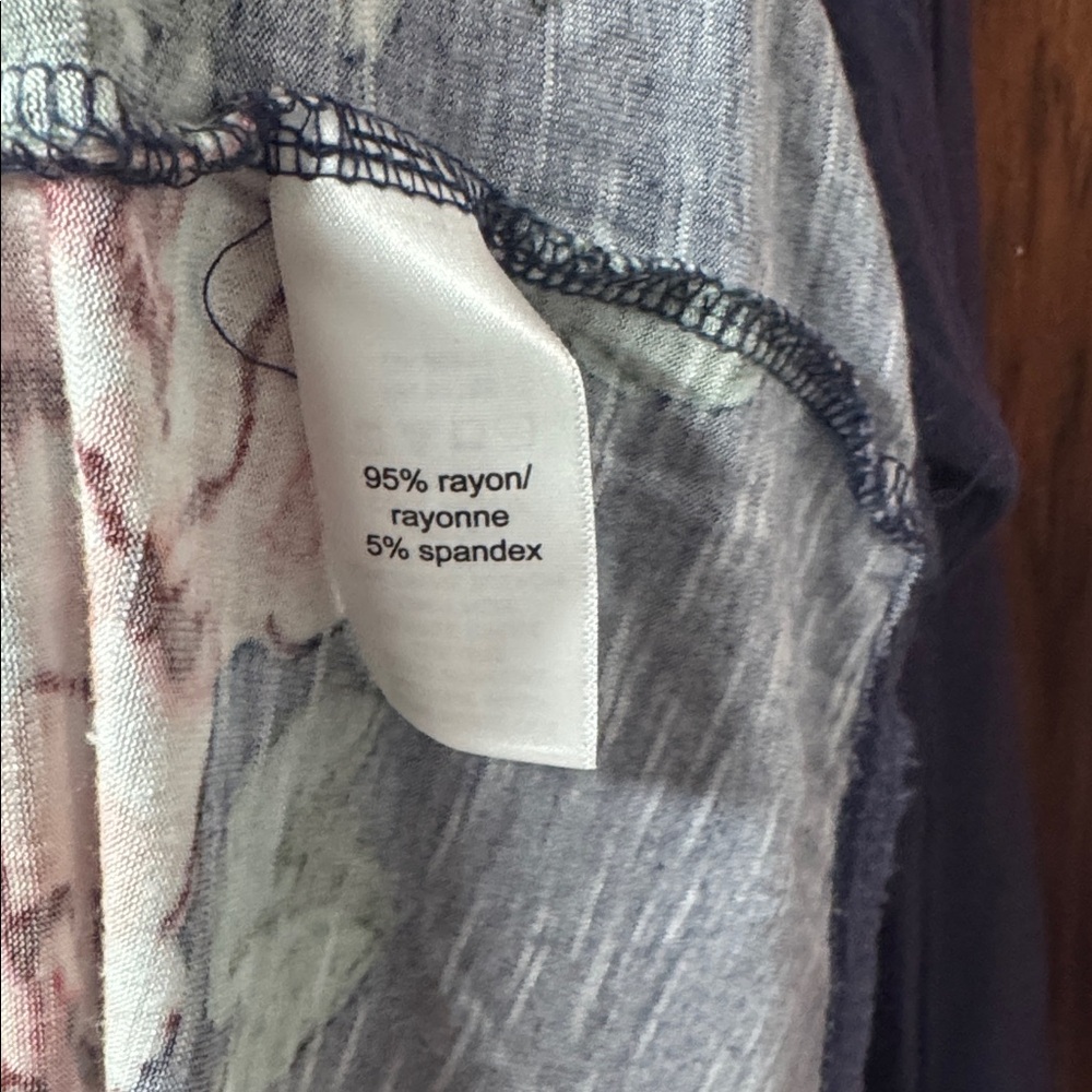 Maurices Navy Floral Women's Top - Picture 3 of 4